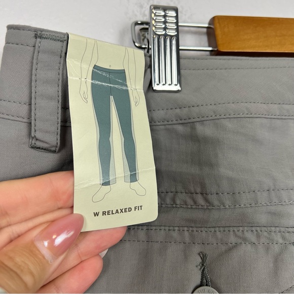 NWT North Face Paramount Raven Shorts - Size 14 - Picture 3 of 8